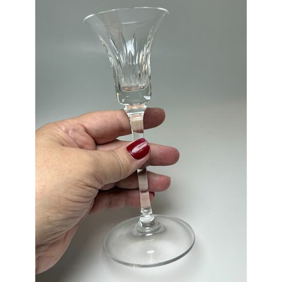 Wedgwood Vera Wang 7" Candlesticks Duchesse Clear Cut Crystal Signed Set 2 EUC - Picture 4 of 6